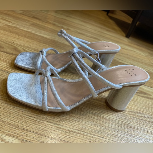 Chrome🖤 knot chunky square toe chunky heels NWT - Picture 5 of 15